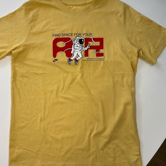 Nike Other - Nike Astronaut Graphic Yellow Tee